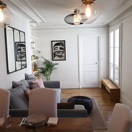 Apartment Parisien Au Coeur Du 9e *