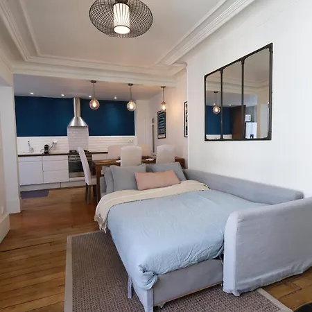 Apartment Parisien Au Coeur Du 9e