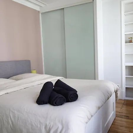 Apartment Parisien Au Coeur Du 9e *